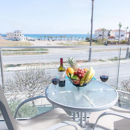 Themis Beach Apartments Larnaca Exterior foto