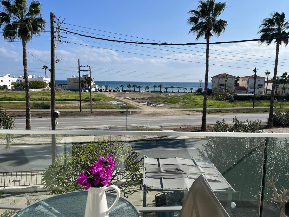Themis Beach Apartments Larnaca Exterior foto